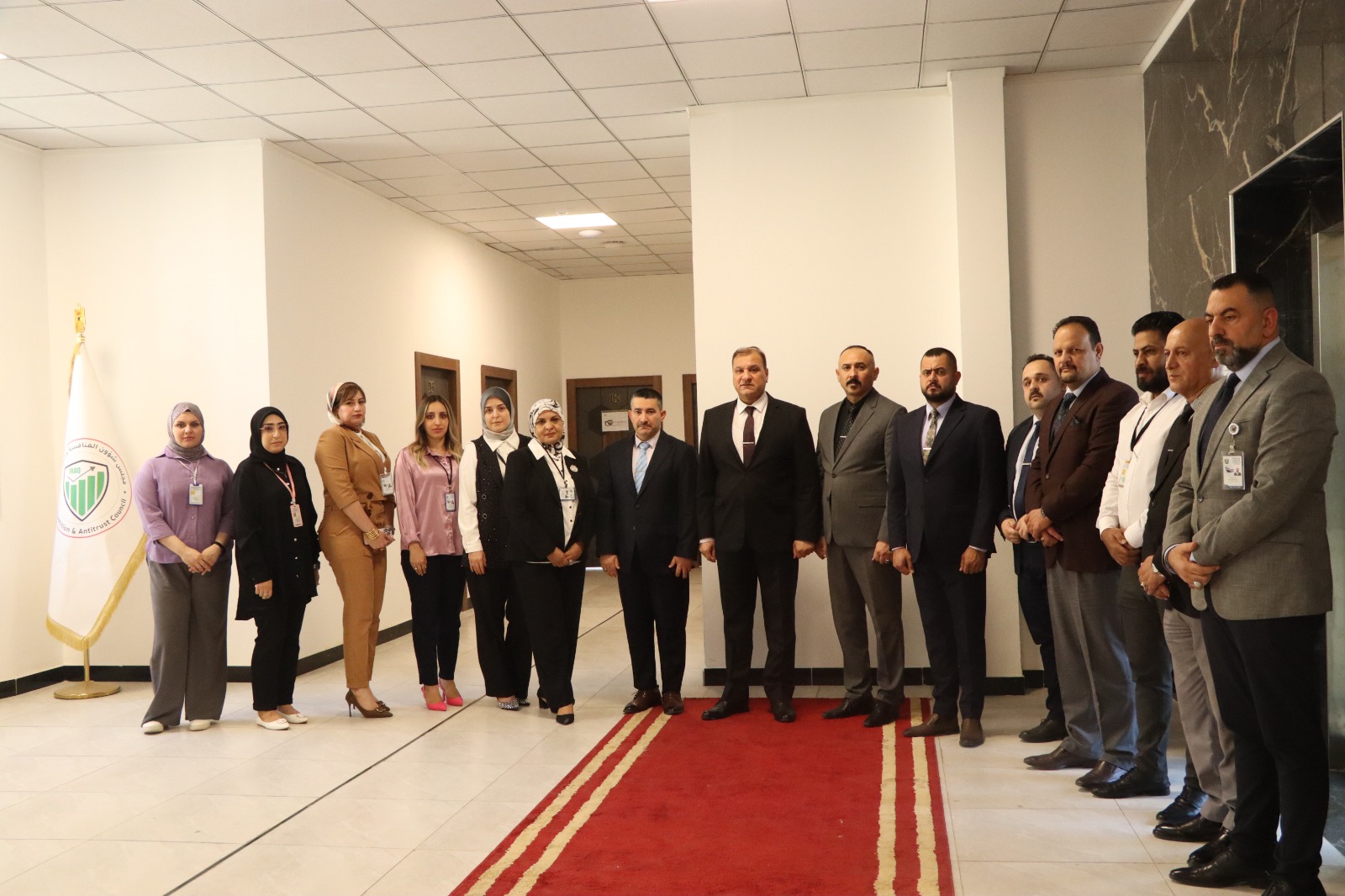 مجلس شؤون المنافسة ومنع الاحتكار يقف دقيقة صمت في اليوم الوطني للإبادة الجماعية للأيزديين والمكونات العراقية الأخرى